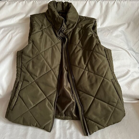 NY&C Jackets & Blazers - NY&C Olive Green Quilted Puffer Vest Womens Large